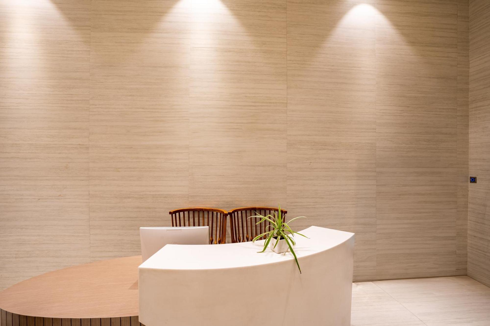 Juesta Residences - Aipl Joy Street, 구르가온 외부 사진