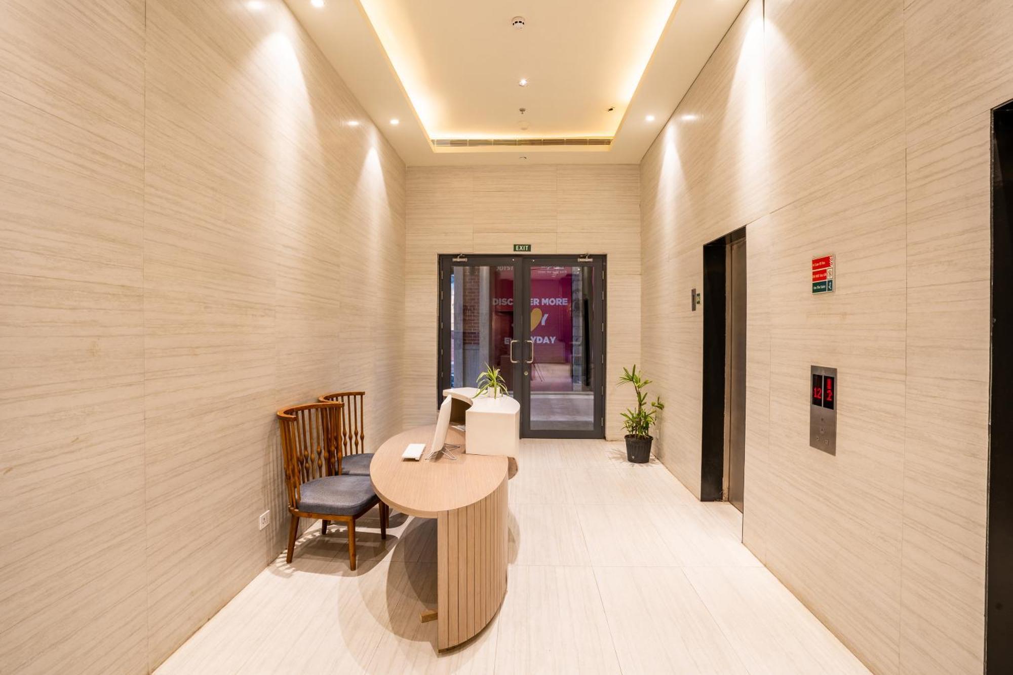 Juesta Residences - Aipl Joy Street, 구르가온 외부 사진