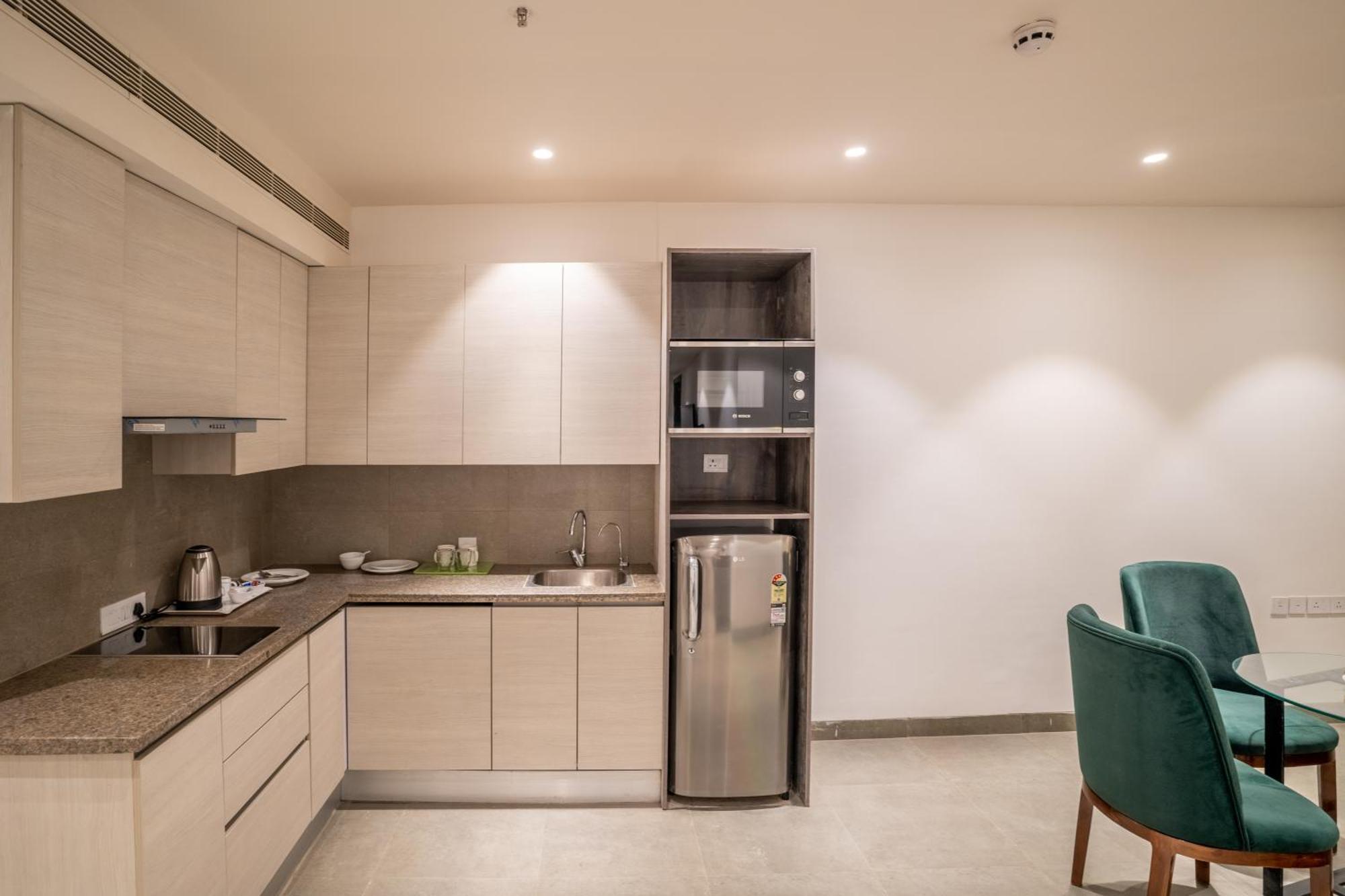 Juesta Residences - Aipl Joy Street, 구르가온 외부 사진