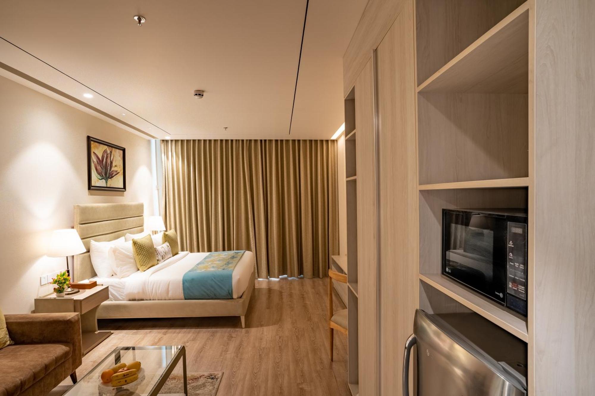 Juesta Residences - Aipl Joy Street, 구르가온 외부 사진