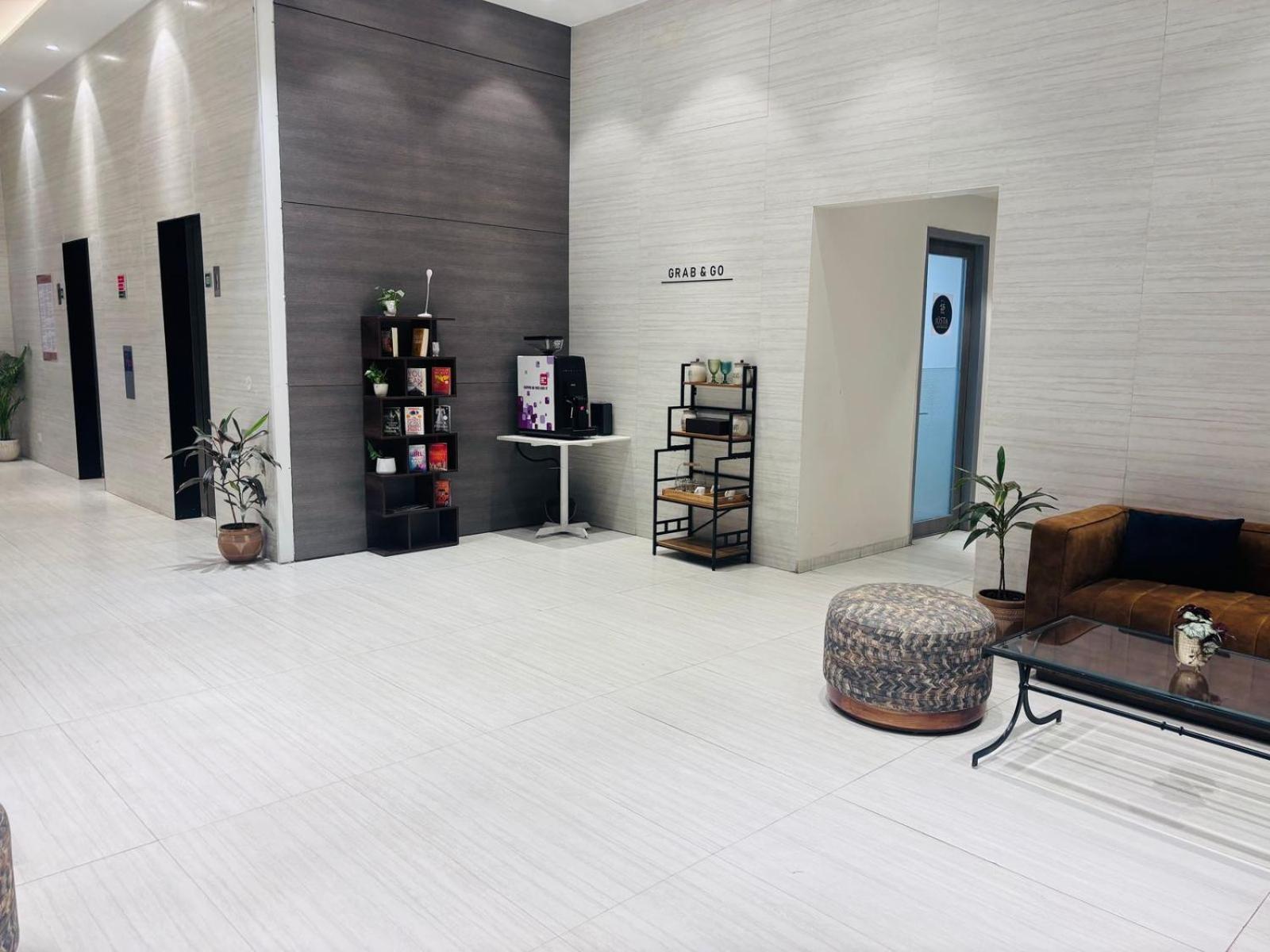 Juesta Residences - Aipl Joy Street, 구르가온 외부 사진